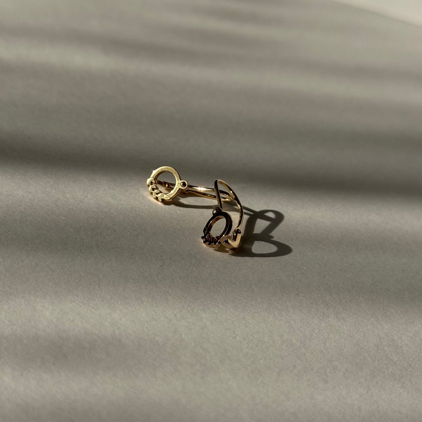 Little ZAEDA Ear of Wheat Circle Earrings