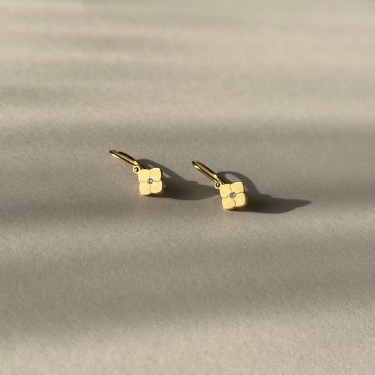 Little ZAEDA Petals of Time Earrings