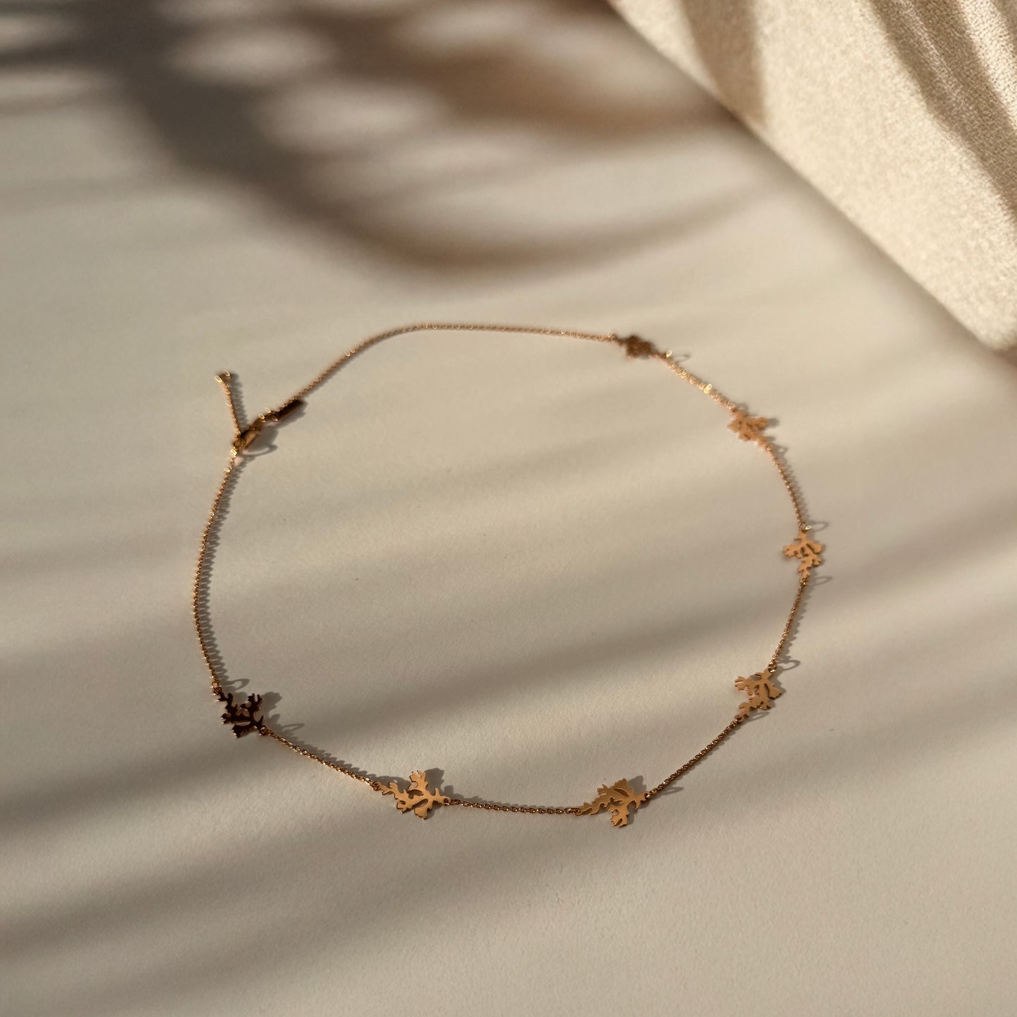 Love in Corals Necklace with 7 Fixed Corals