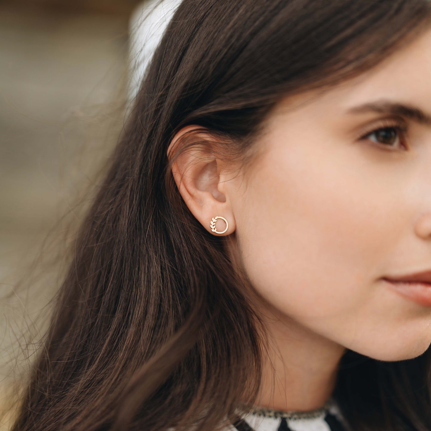 Ear of Wheat Circle Stud Earrings